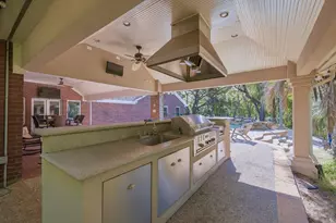 610 Oak Creek Ct, Sealy, TX 77474 - Photo 17