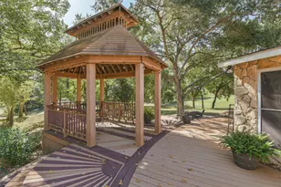 610 Oak Creek Ct, Sealy, TX 77474 - Photo 11