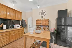 610 Oak Creek Ct, Sealy, TX 77474 - Photo 37