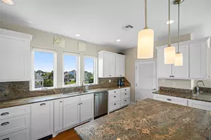 13951 Pirates Beach Blvd, Galveston, TX 77554 - Photo 19