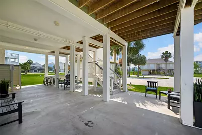 13951 Pirates Beach Boulevard, Galveston, TX 77554 - Photo 9