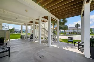 13951 Pirates Beach Blvd, Galveston, TX 77554 - Photo 9