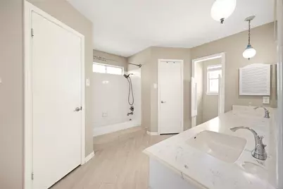 9010 Tavistock Drive, Houston, TX 77031 - Photo 15