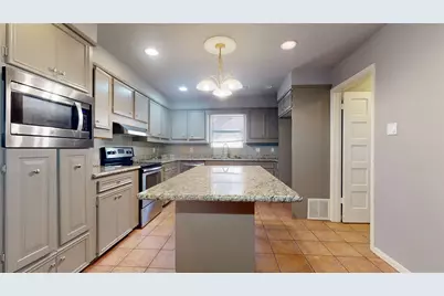 12618 Misty Valley Drive, Houston, TX 77066 - Photo 15