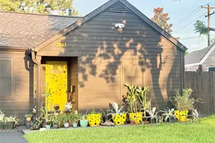 2043 Des Jardines St, Houston, TX 77023 - Photo 17
