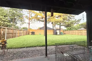 2043 Des Jardines St, Houston, TX 77023 - Photo 19