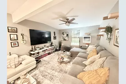 2043 Des Jardines Street, Houston, TX 77023 - Photo 1