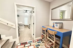 2043 Des Jardines St, Houston, TX 77023 - Photo 11