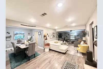 2043 Des Jardines Street, Houston, TX 77023 - Photo 3