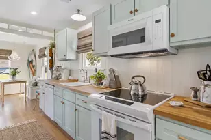 1514 51st St, Galveston, TX 77551 - Photo 9