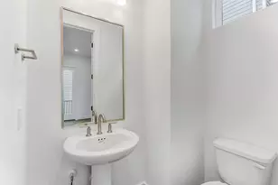 806 Fisher St, Houston, TX 77018 - Photo 11