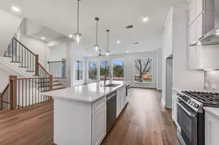 806 Fisher St, Houston, TX 77018 - Photo 3