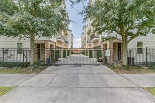 1040 W 26th St, Houston, TX 77008 - Photo 7