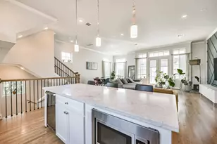 1040 W 26th St, Houston, TX 77008 - Photo 17