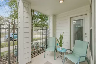 1040 W 26th St, Houston, TX 77008 - Photo 13