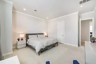 1040 W 26th St, Houston, TX 77008 - Photo 29