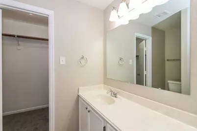 13214 Montclair Point Court, Houston, TX 77047 - Photo 11