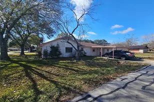 1802 Junker St, Rosenberg, TX 77471 - Photo 3