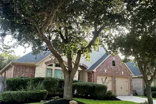 13206 Gentle Water Dr, Houston, TX 77044 - Photo 3