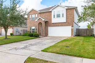 512 Forest Village Cir, La Marque, TX 77568 - Photo 1