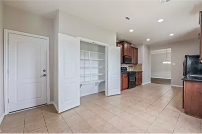512 Forest Village Circle, La Marque, TX 77568 - Photo 13