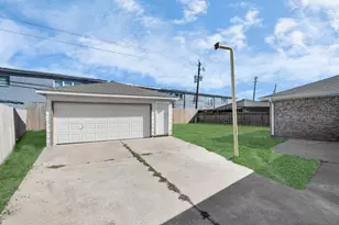 9126 Troulon Dr, Houston, TX 77036 - Photo 3