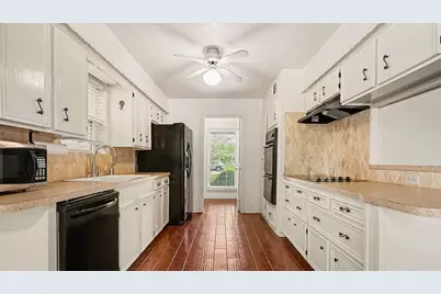 3306 Tompkins Drive, Baytown, TX 77521 - Photo 9