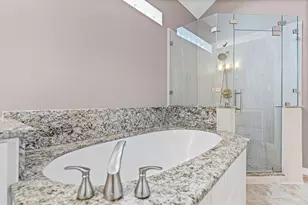 8003 Oakwood Hollow St, Houston, TX 77040 - Photo 17