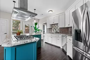 8003 Oakwood Hollow St, Houston, TX 77040 - Photo 9