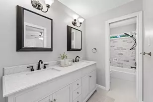 8003 Oakwood Hollow St, Houston, TX 77040 - Photo 19