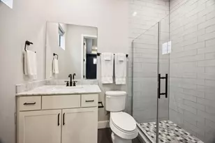 2514 Morgan St, Houston, TX 77006 - Photo 9