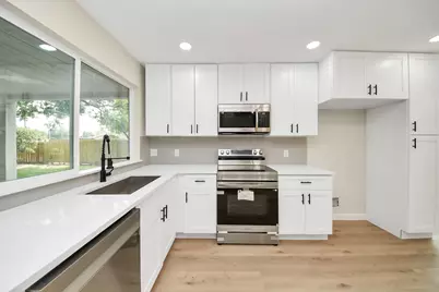 1019 Summers Drive, Missouri City, TX 77489 - Photo 7