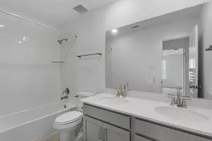 7807 Topaz Ridge Dr, Angleton, TX 77515 - Photo 19