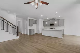 7807 Topaz Ridge Dr, Angleton, TX 77515 - Photo 9