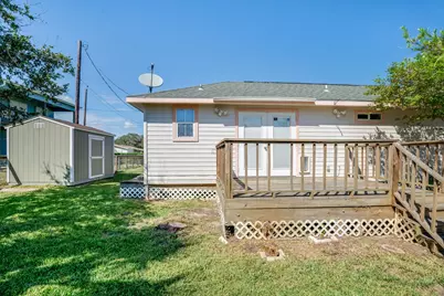 1307 S Live Oak Street, Rockport, TX 78382 - Photo 29