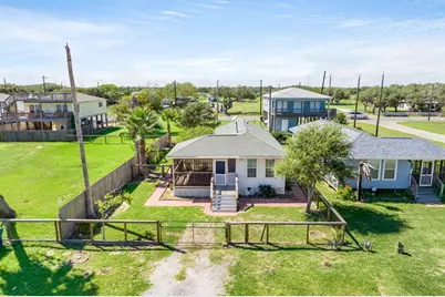 1307 S Live Oak Street, Rockport, TX 78382 - Photo 5