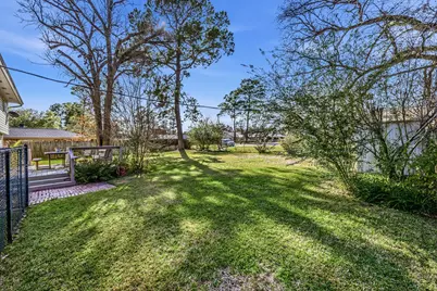 112 Elmwood Street, Huntsville, TX 77320 - Photo 25