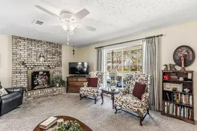 112 Elmwood Street, Huntsville, TX 77320 - Photo 5