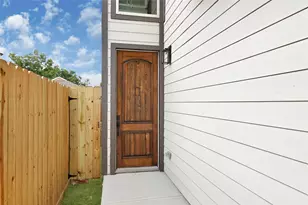 7940 Angus St, Houston, TX 77028 - Photo 3