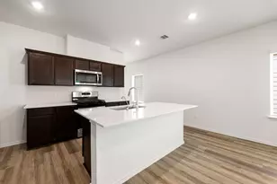 16718 Paintbrush Holw Ln, Houston, TX 77090 - Photo 9