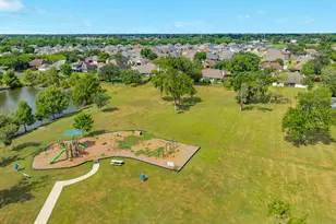 203 Lexington Ave, Clute, TX 77531 - Photo 5