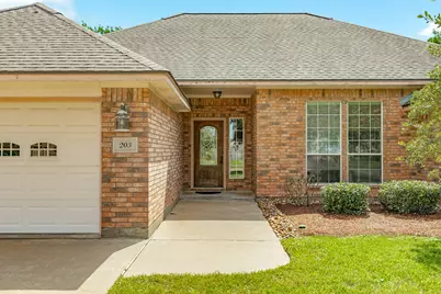203 Lexington Avenue, Clute, TX 77531 - Photo 13