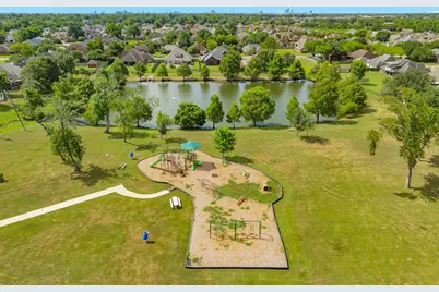 203 Lexington Avenue, Clute, TX 77531 - Photo 7