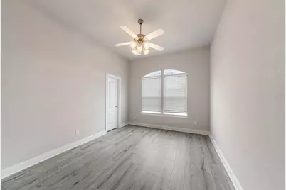 1524 N Blue Bonnet Lane, Angleton, TX 77515 - Photo 33