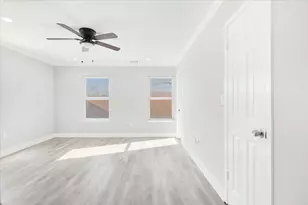 10019 Kirkdale Dr, Houston, TX 77089 - Photo 7