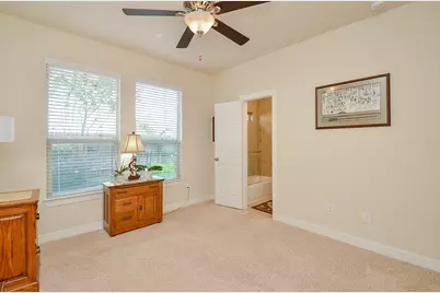 10602 Enclave Shadows Court, Houston, TX 77043 - Photo 15