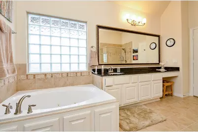 10602 Enclave Shadows Court, Houston, TX 77043 - Photo 5