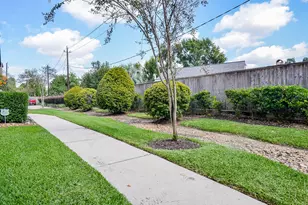 10602 Enclave Shadows Ct, Houston, TX 77043 - Photo 31
