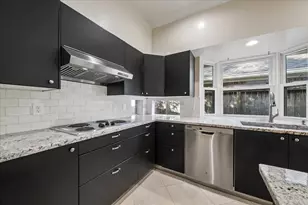 723 Lochnell Dr, Houston, TX 77062 - Photo 9