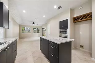 723 Lochnell Dr, Houston, TX 77062 - Photo 7